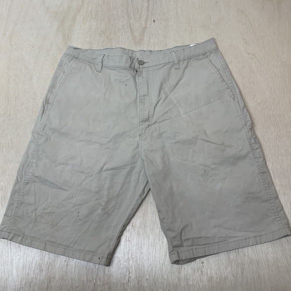 Wrangler Mens Shorts Khaki Tan Size 38 Regular Flat Front Relaxed Fit Stretch - Picture 1 of 6
